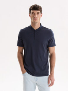 T-SHIRT CON BOTONES - Imagen 2