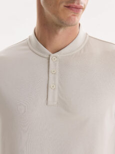 T-SHIRT CON BOTONES - Imagen 3