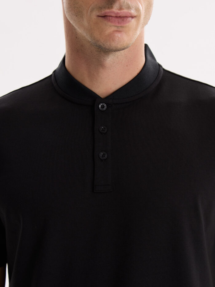 T-SHIRT CON BOTONES - Imagen 3