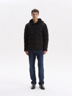 CAMPERA CAPUCHA CON PIEL