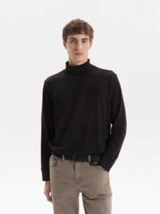 T SHIRT CUELLO POLERA