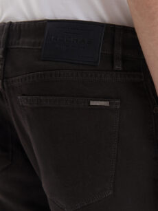 JEAN PIGMENTADO CHOCOLATE - Imagen 4