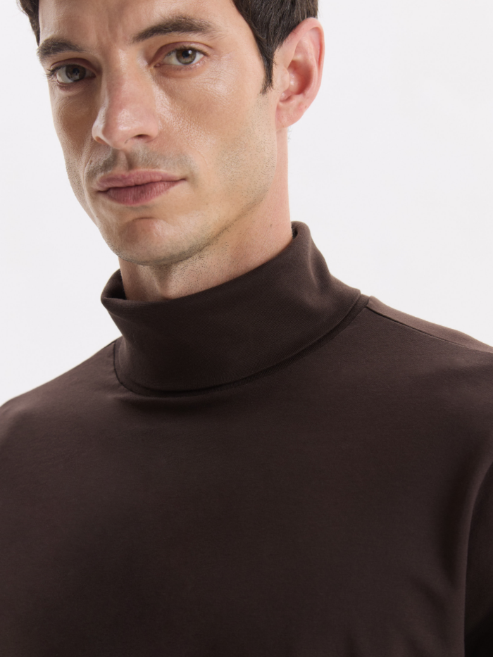 T SHIRT CUELLO POLERA - Imagen 4